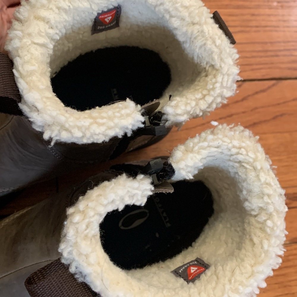 L.L. Bean Women’s Boots (Storm Chasers), 6 - Picture 7 of 10